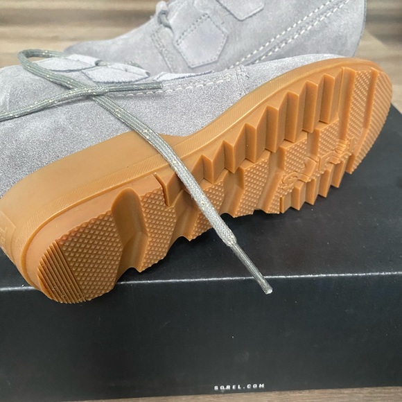 Brand new Sorel wedged boots - Picture 4 of 4